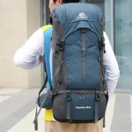 Sac à dos randonnée 70L ultra léger et imperméable porté Sac à dos randonnée 70L ultra léger et imperméable porté