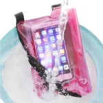 Pochette étanche plage et baignade rose demonstration